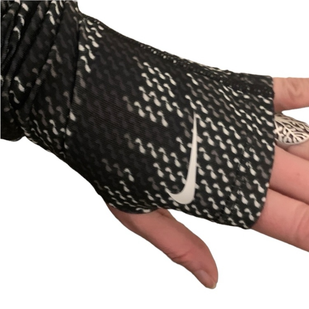 Nike Left Arm Sleeve Compression Sleeve Black Grey